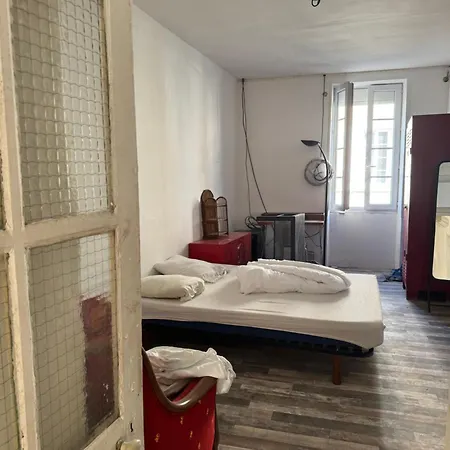 Maison Dans Village Calme A La