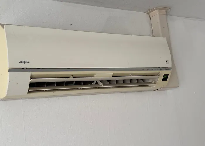 Maison Dans Village Calme A La