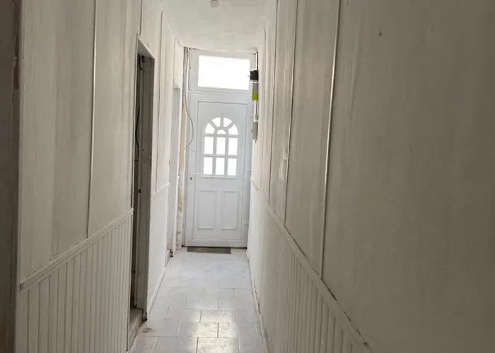 Maison Dans Village Calme A La * Saint-Froult